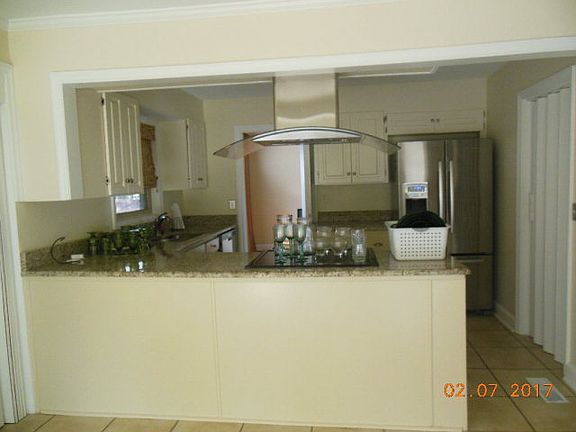 4th image of 1001 Darby Cir