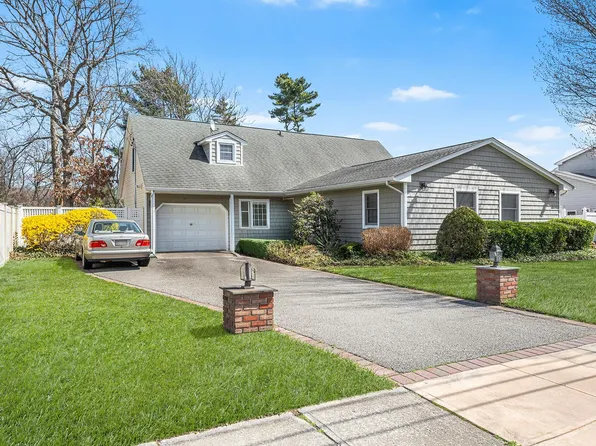 95 Hudson Avenue, Brentwood, NY 11717