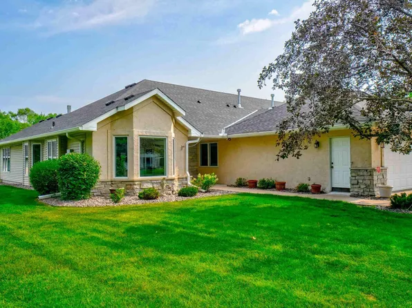 2611 Parkview Dr, White Bear Township, MN 55110