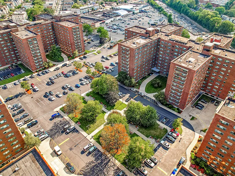 Maple Gardens — Photo 9
