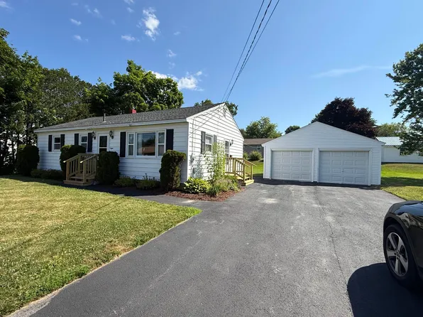 8 Broadlawn Drive, Brewer, ME 04412
