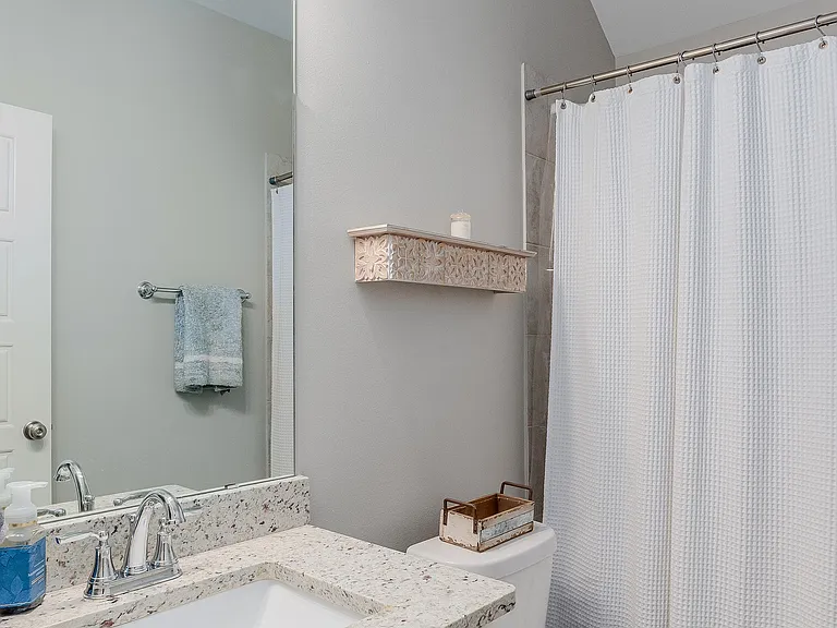 319 Ouachita — Photo 14
