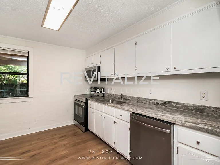 James Street Duplex — Photo 12
