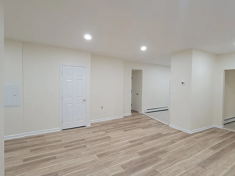 228 Orchard St #1R — Photo 8