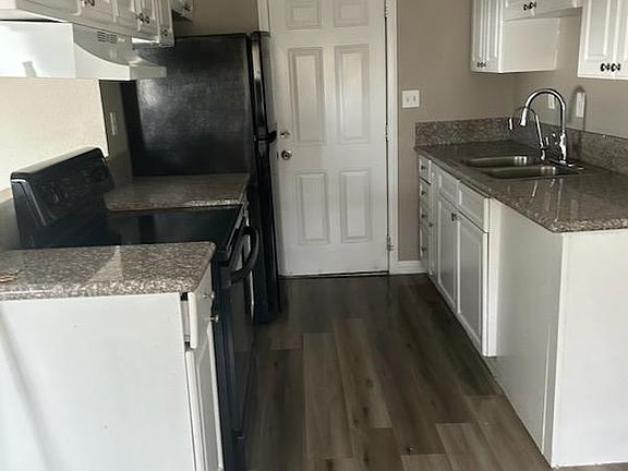 3rd image of 604 W Washington Ave