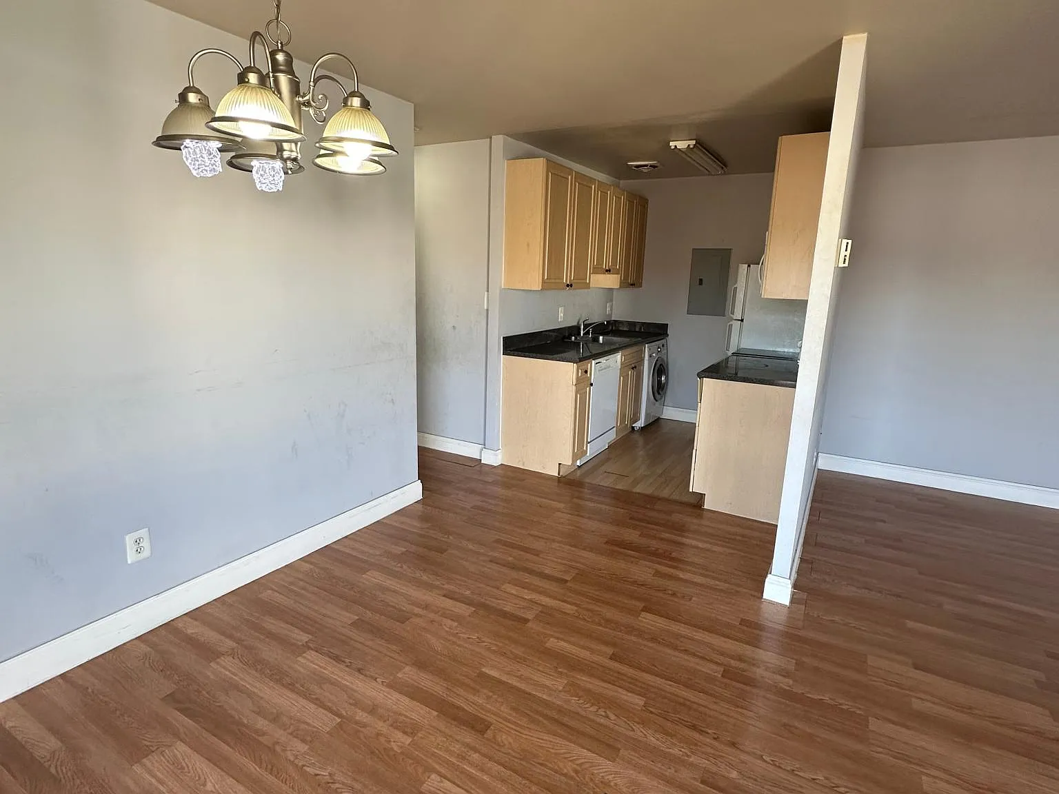 1 bed, 840 sqft, $1,500 — Photo 2