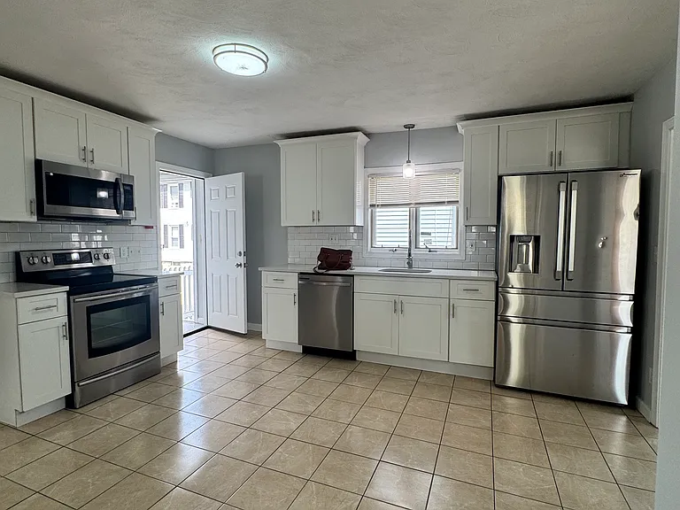 159 Harrison St #1 — Photo 6