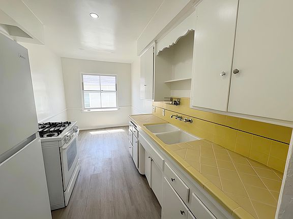 4th image of 4919 Beverly Blvd APT 9