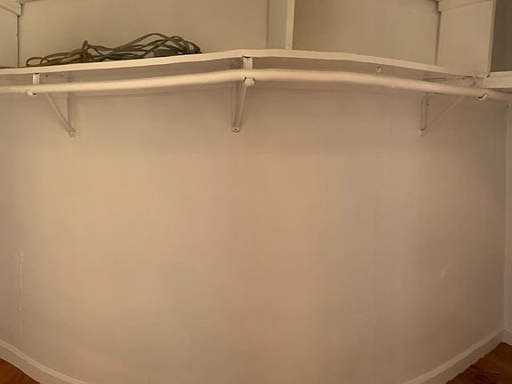 5th image of 2218 Hering Ave #1