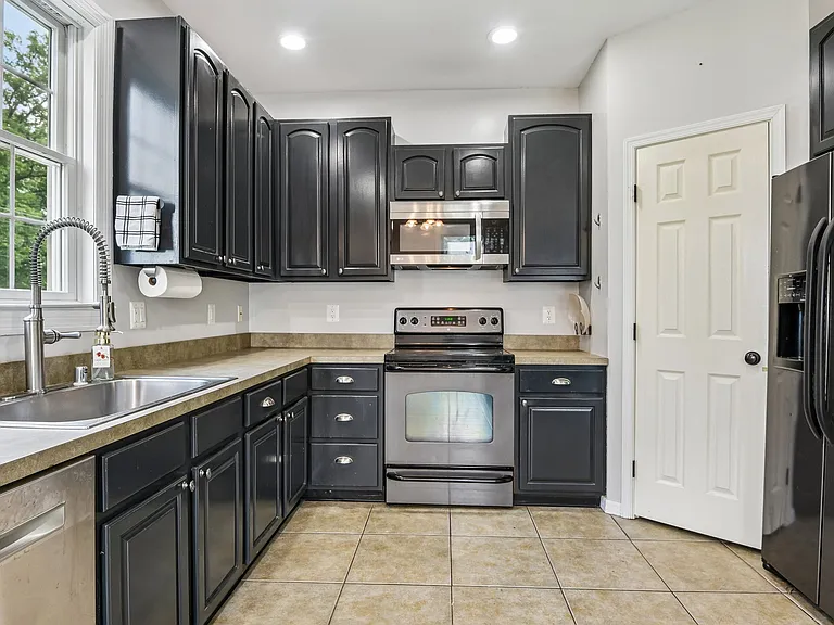 1097 Underwood Rd — Photo 23