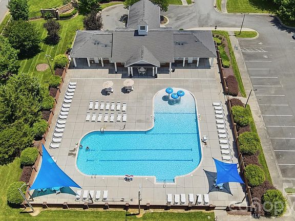 4th image of 2105 Kinder Oak Dr