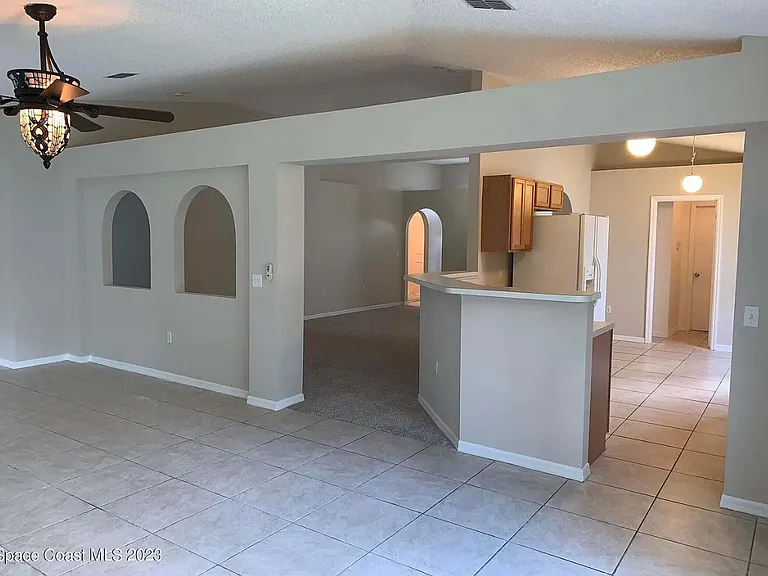 1736 La Maderia Dr SW — Photo 8