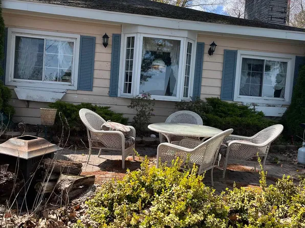 2374 Northeast Dr, Tawas City, MI 48763