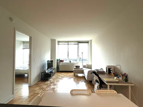 1510 Lexington Avenue image 1 of 25