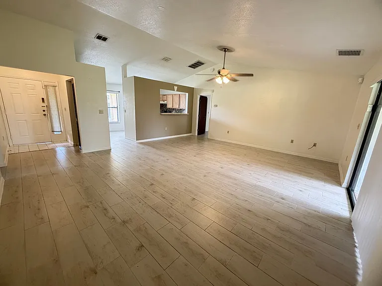 608 Antelope Ln — Photo 5