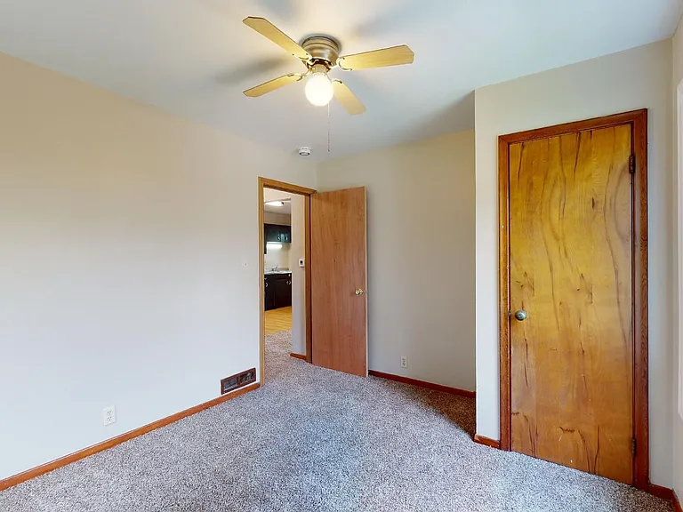 238 Village Dr — Photo 7