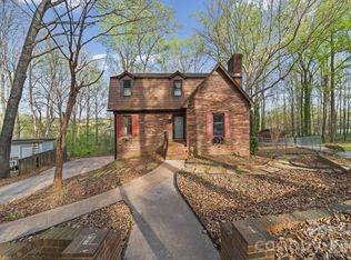 200 Maple Ct, Lexington, NC 27295