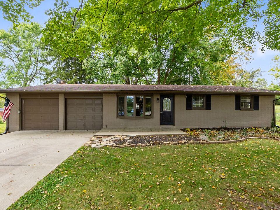 1st image of 3930 Beechwood Dr
