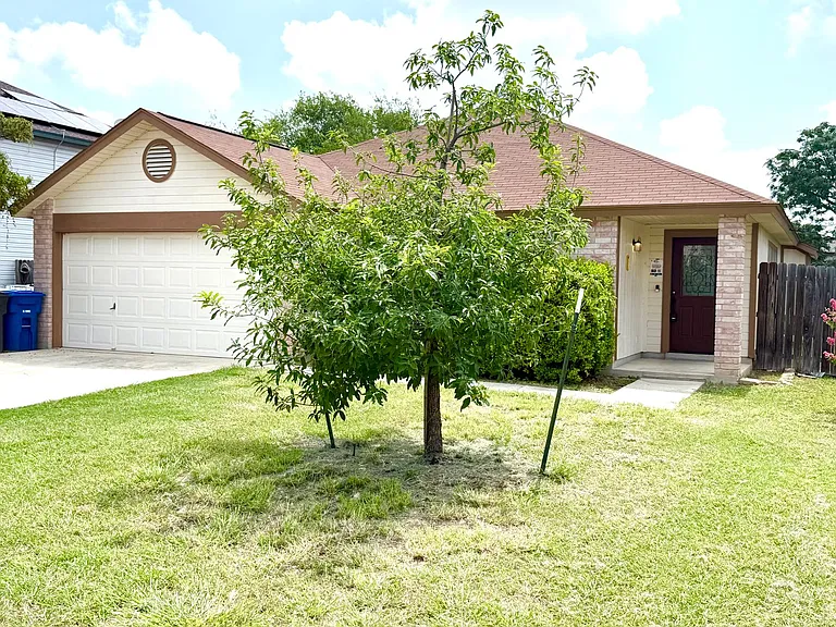 1530 Richland Hills Dr — Photo 2