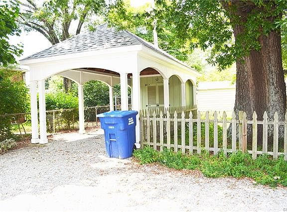 3rd image of 514 Glendale Dr