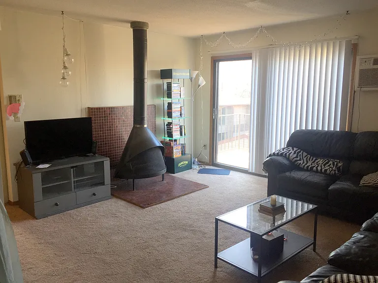 310 8th St SE — Photo 9