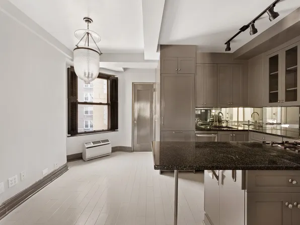 12 East 97th Street 10B image 3 of 6