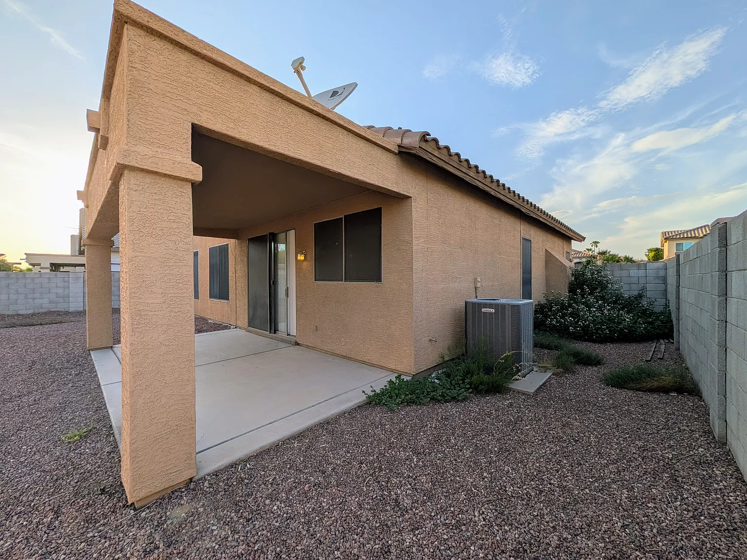 3 bed, 1594 sqft, $2,098 — Photo 4