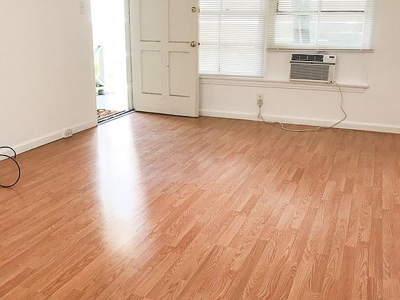5th image of 472 W Elk Ave #3