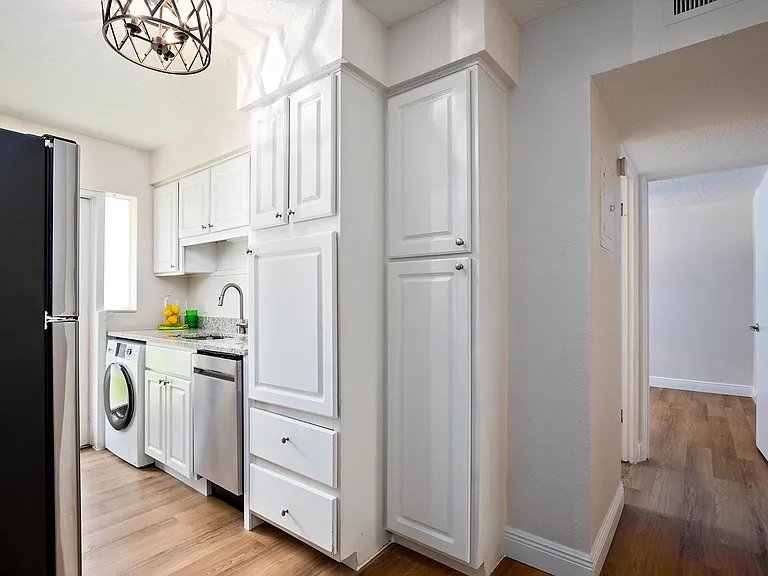200 S Lucerne Cir E #15 — Photo 8