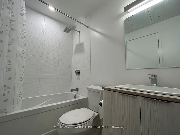 18 Maitland Ter #711 — Photo 10