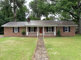 512 E Moore St, Olanta, SC 29114