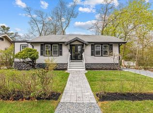 22 Oakcrest Rd, Weymouth, MA 02190