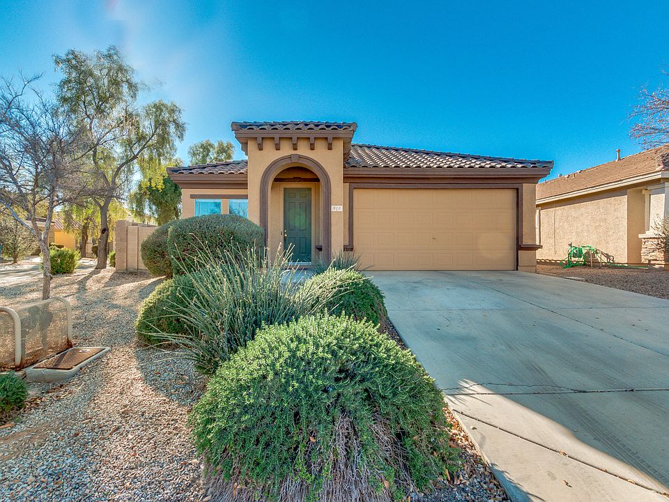 1st image of 813 E Cowboy Cove Trl