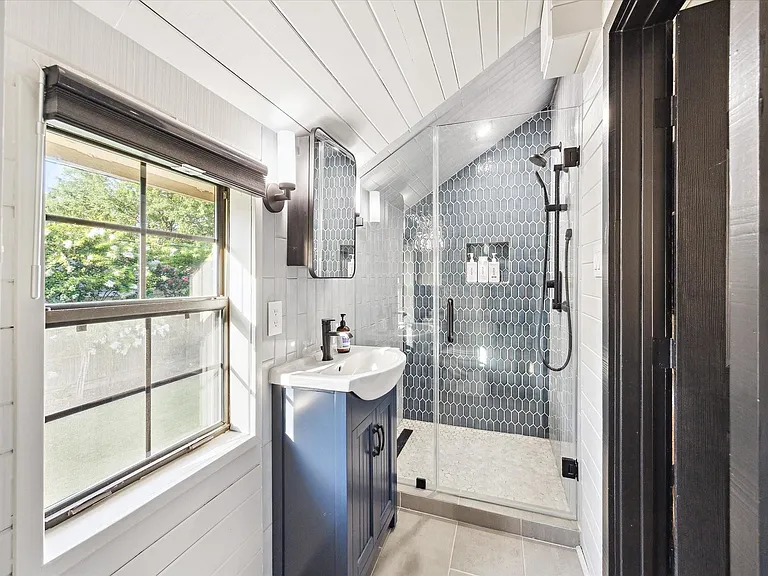 718 Garden Oaks Blvd — Photo 28