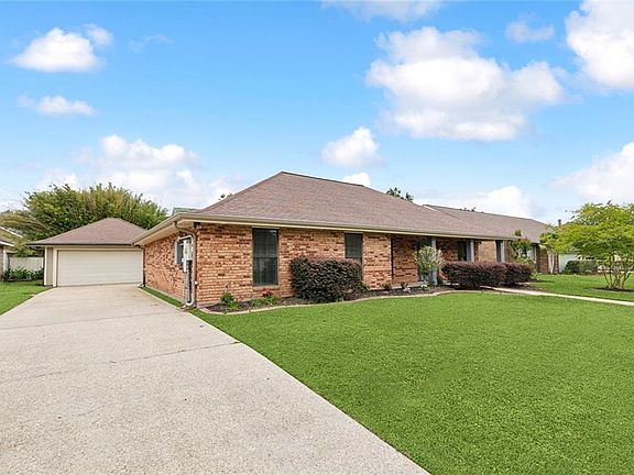 2nd image of 2525 Elm Lawn Dr