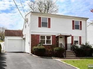 66 Pleasant Ave, Bergenfield, NJ 07621