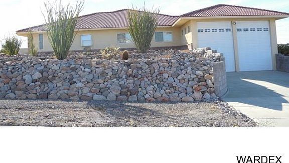 2nd image of 935 Yucca St