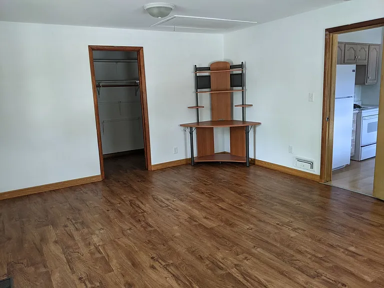 436 Russell Rd — Photo 14