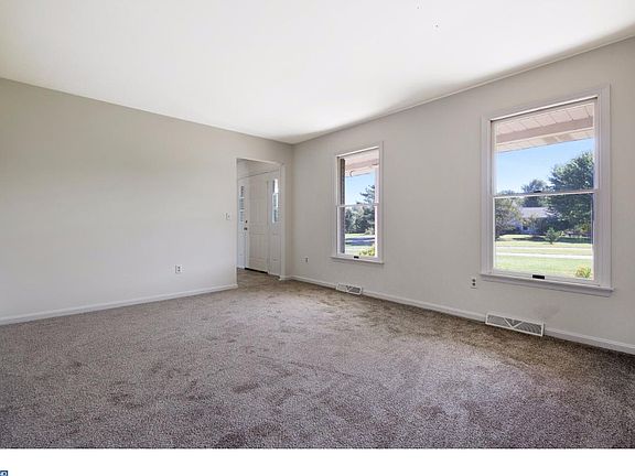 5th image of 315 Meadow Vista Dr