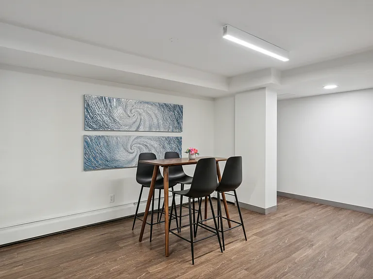 1122 15th Ave SW — Photo 14