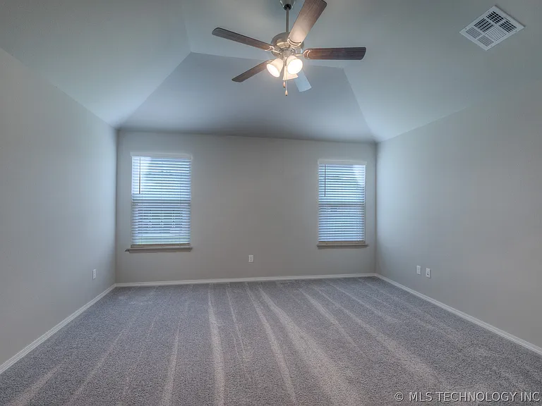 3710 S 13th Pl — Photo 15