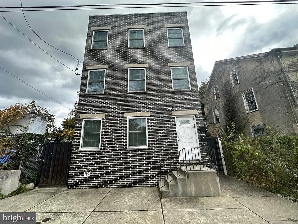 2040-2042 E Haines St #1