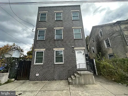2040-2042 E Haines St Photo 1