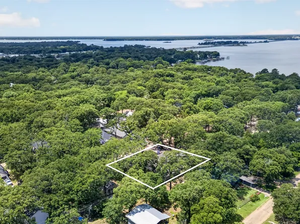 114 Forrest Oaks Dr, Mabank, TX 75156