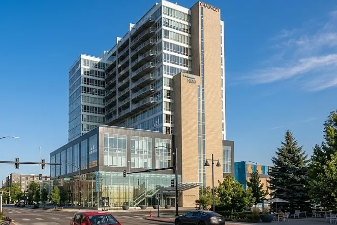 404 E College St #513