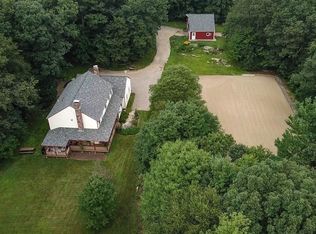 821 NW Main St, Douglas, MA 01516