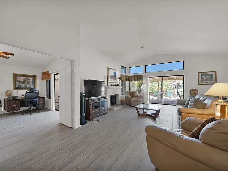 11010 W Poinsettia Dr — Photo 9