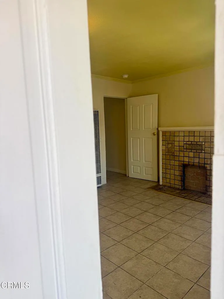 2 bed, 1.0 bath, 1100 sqft, $2,500 — Photo 3