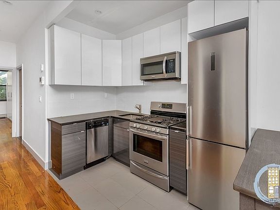 5th image of 405 Franklin Ave #3RR