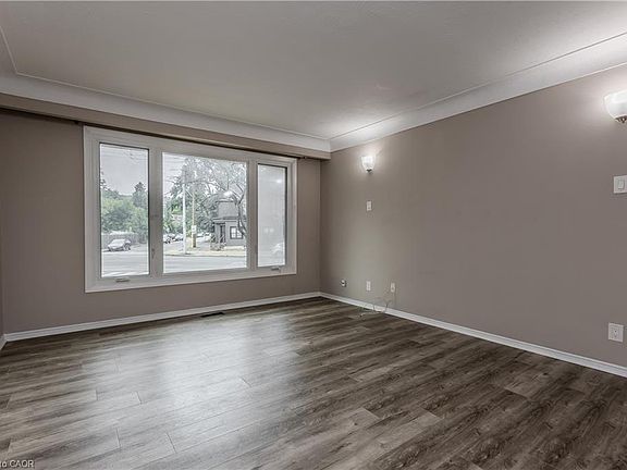 5th image of 307 Dunsmure Rd
